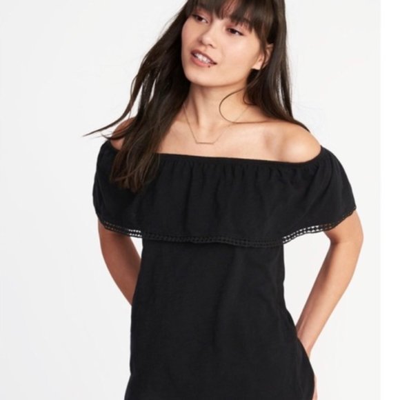 Old Navy Tops - NWOT strapless top!